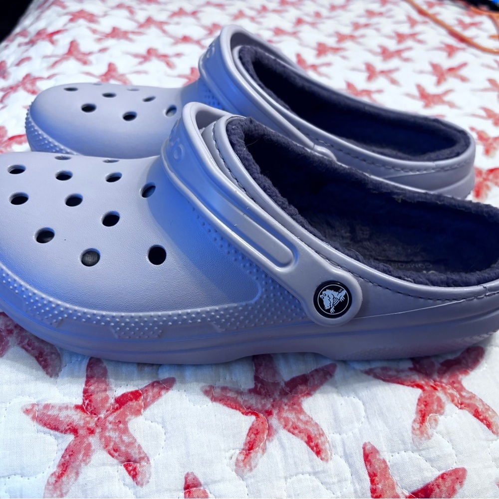 CROCS Women's Light  purple Slip-On Slippers - Picture 7 of 8